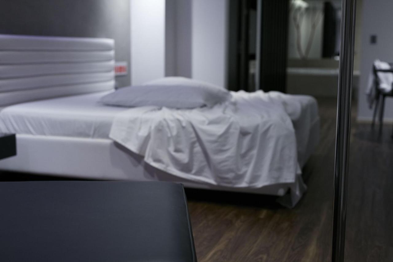Luv Motel Джойнвил Екстериор снимка